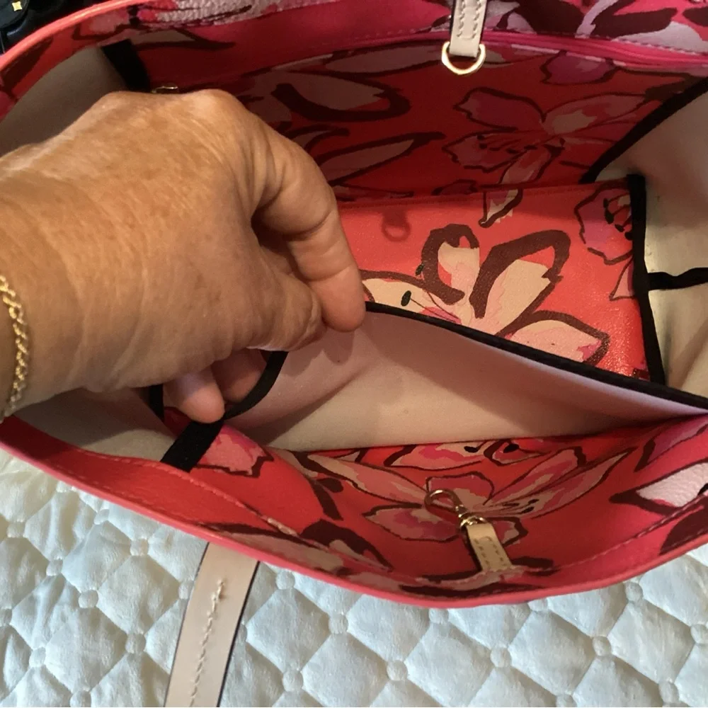 Kate Spade pink floral tote in Saffiano leather inside and out with silver spade - Picture 9 of 11